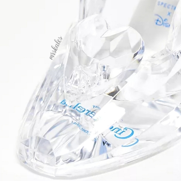 Cinderella Glass Slipper Brush Storage - Picture 7 of 16